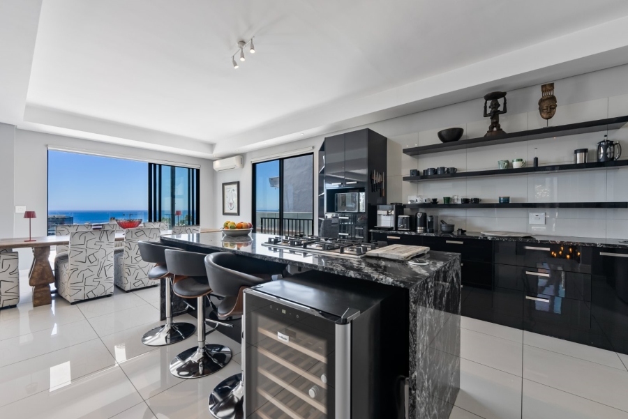 To Let 4 Bedroom Property for Rent in Fresnaye Western Cape